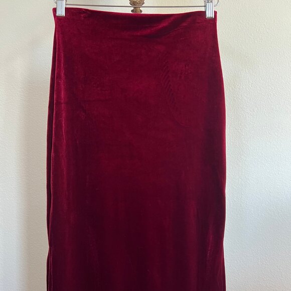 Exit of California Women's Size M Stretch Burgundy Velvet Side Slit Maxi Skirt - Picture 5 of 8